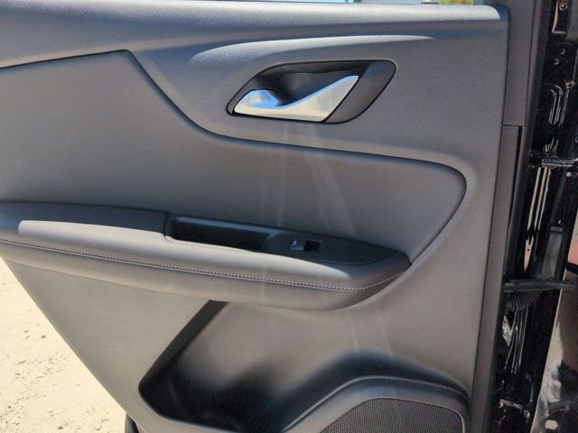 Used 2025 Chevrolet Blazer LT FWD image 26