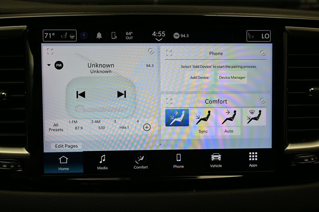 Used 2024 Chrysler Pacifica Touring-L FWD image 24