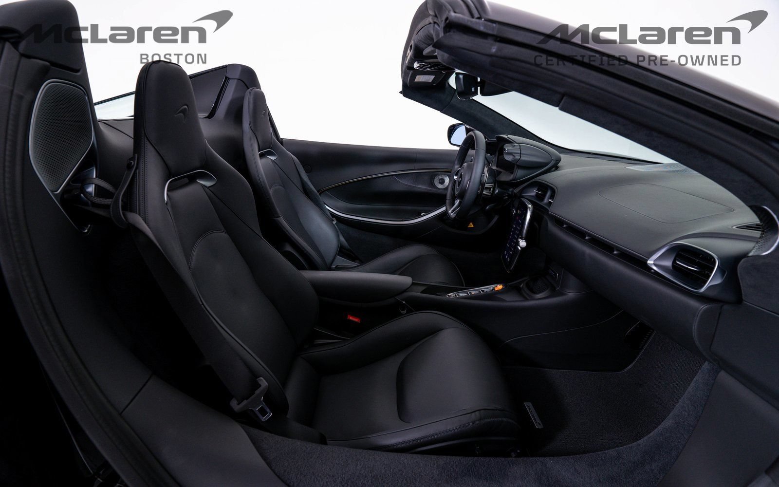 Used 2025 McLaren Artura Spider RWD image 19