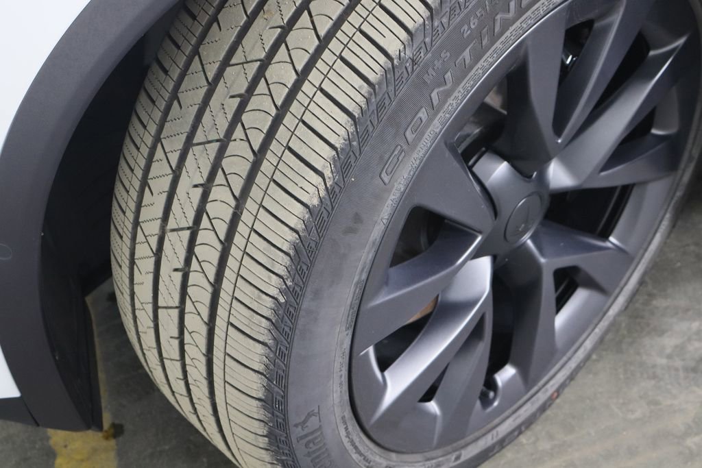 Used 2022 Tesla Model X image 35