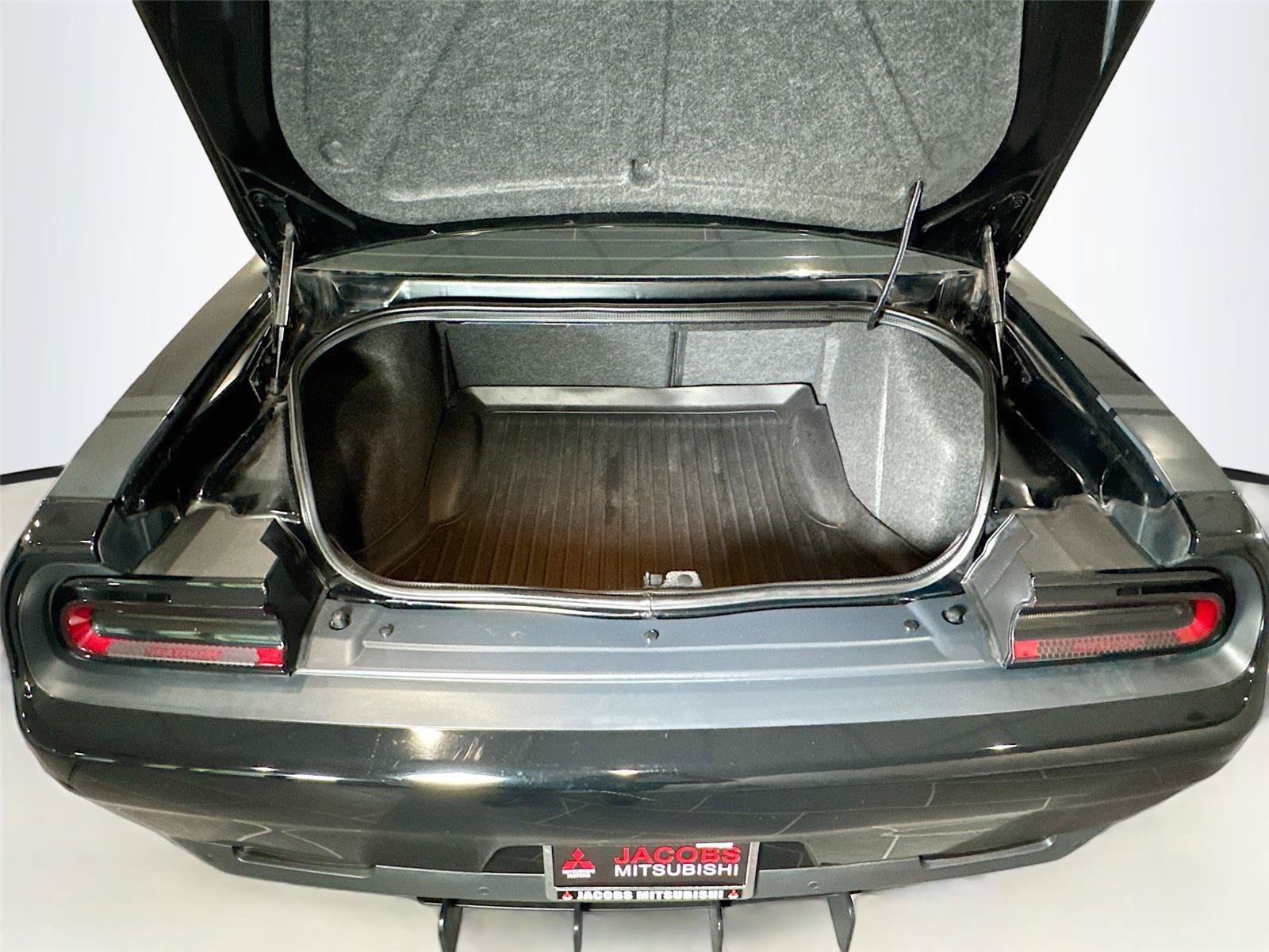 Used 2016 Dodge Challenger R/T Scat Pack RWD image 18