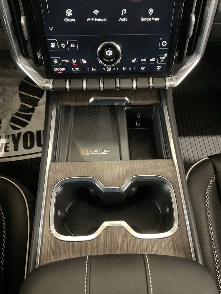 Used 2025 GMC Acadia Denali w/ Super Cruise Package image 21