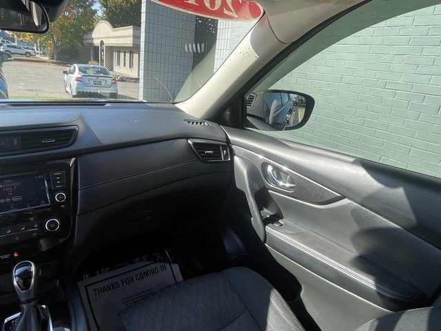 Used 2019 Nissan Rogue SV image 29