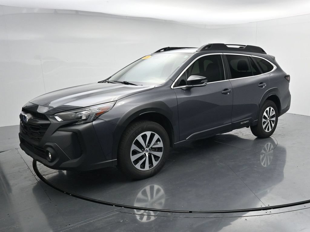 Used 2023 Subaru Outback Premium AWD/4WD image 4