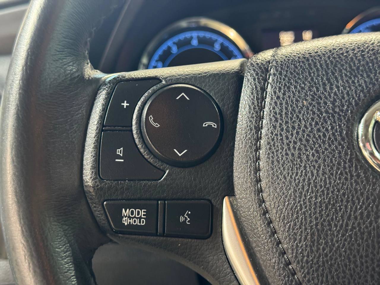 Used 2017 Toyota Corolla SE FWD image 19