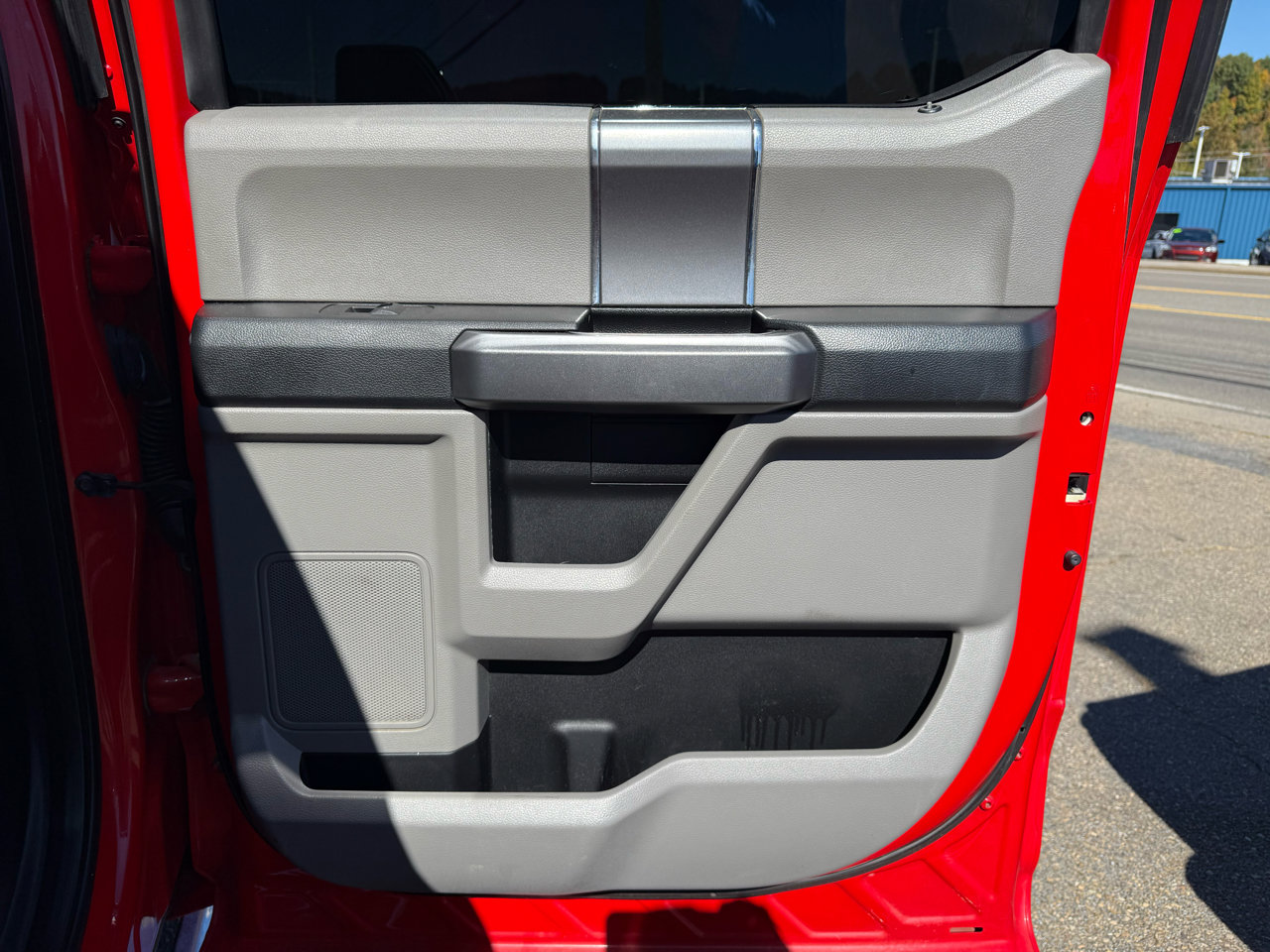Used 2017 Ford F350 XLT w/ XLT Premium Package image 23