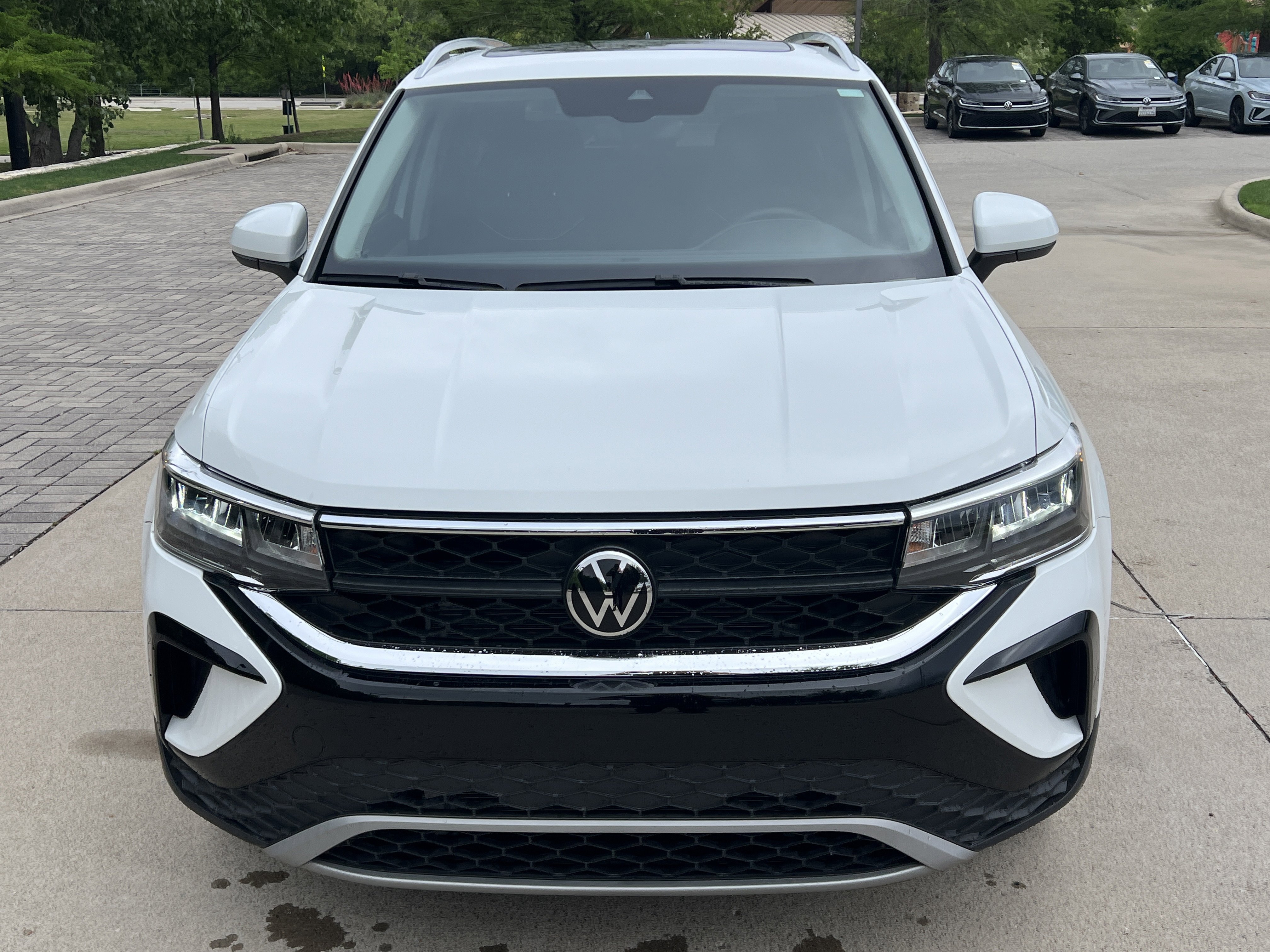 Certified 2023 Volkswagen Taos SE w/ Panoramic Sunroof Package FWD image 3