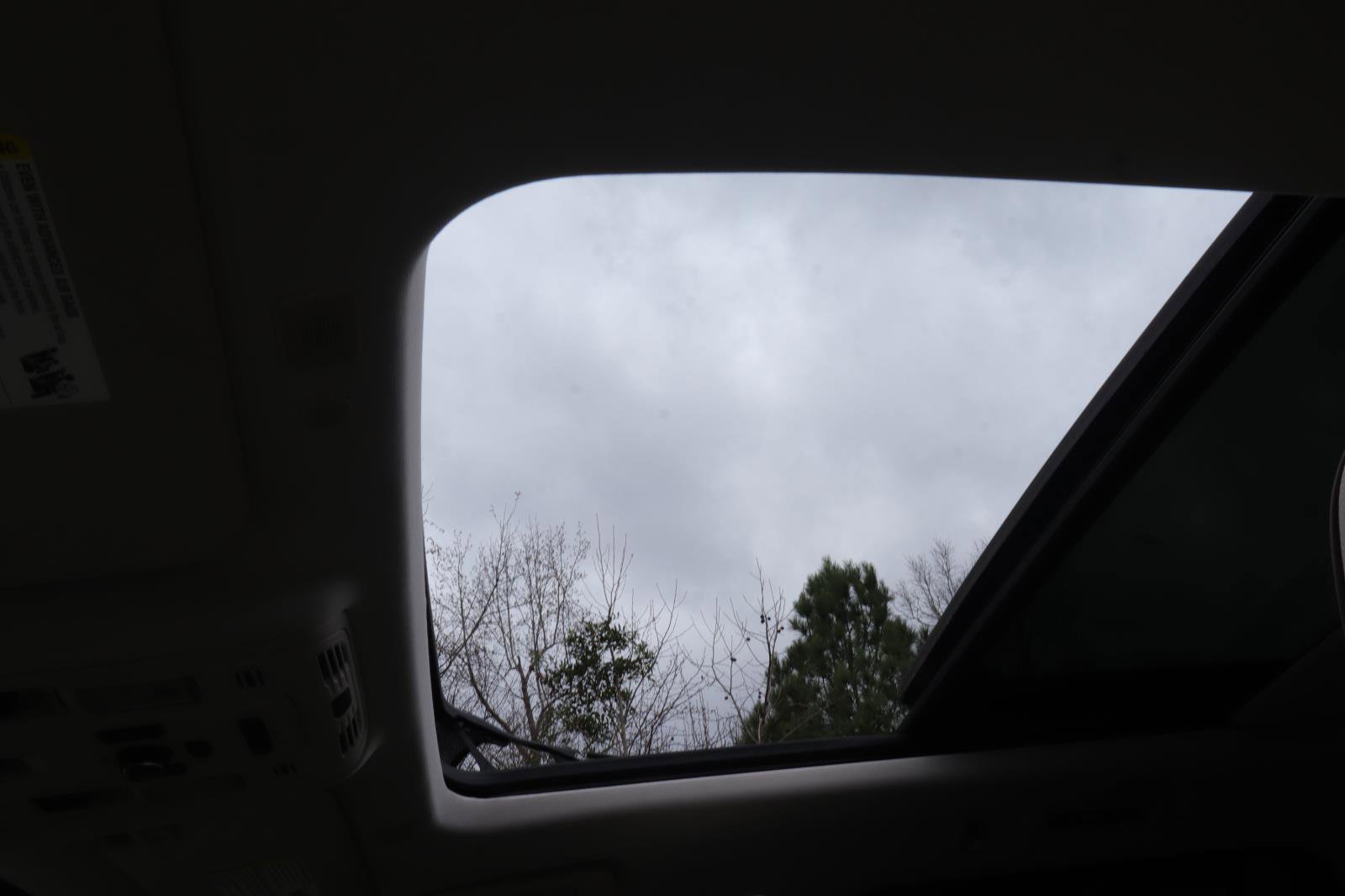 Used 2021 GMC Yukon Denali w/ Denali Premium Package image 26