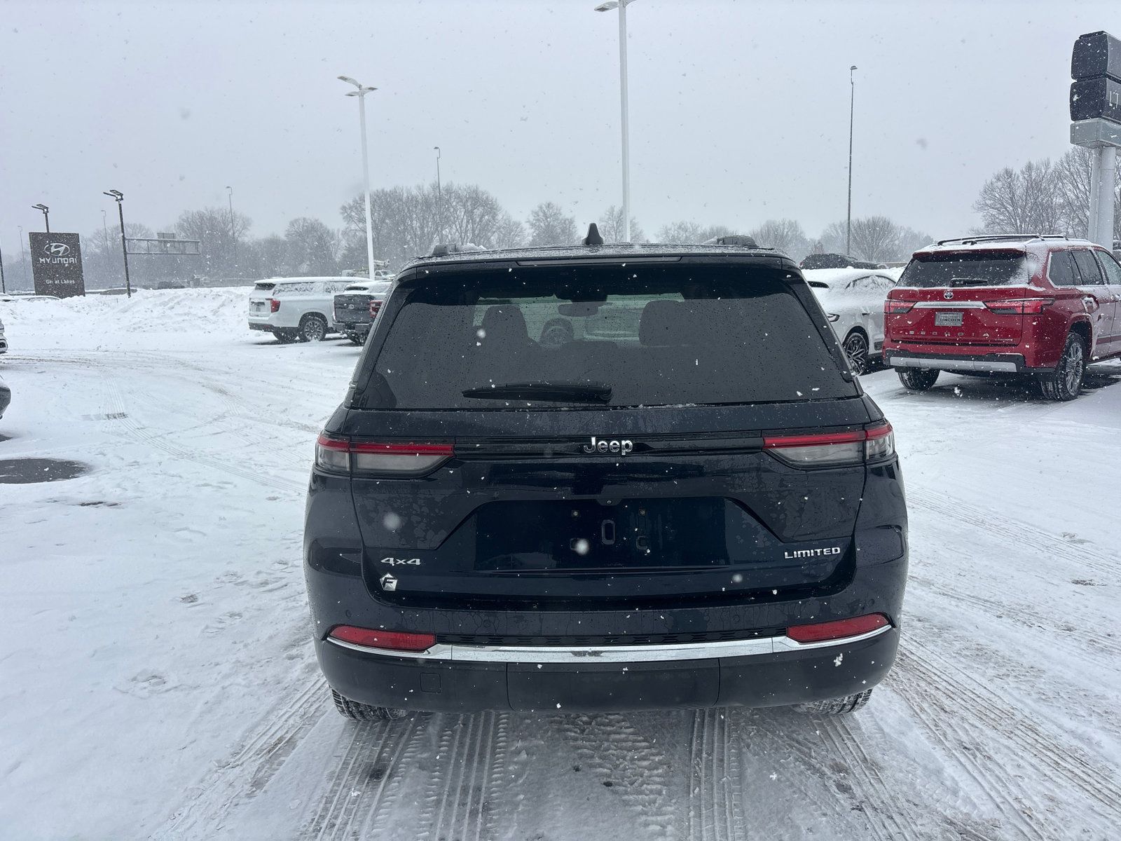 Used 2023 Jeep Grand Cherokee Limited image 6