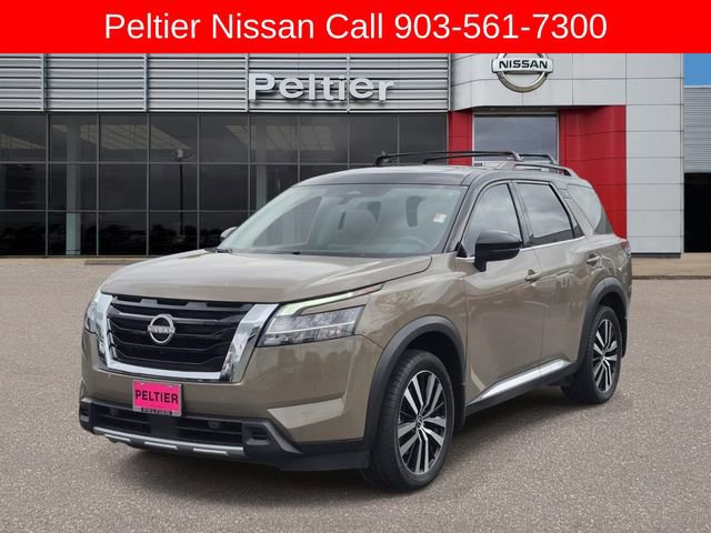 Used 2024 Nissan Pathfinder Platinum image 3