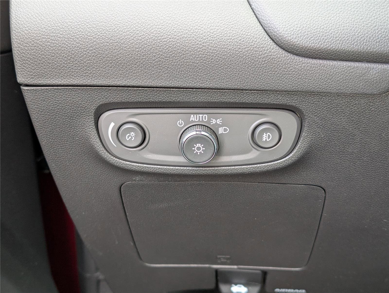 Used 2023 Buick Encore GX Essence w/ Experience Buick Package image 21