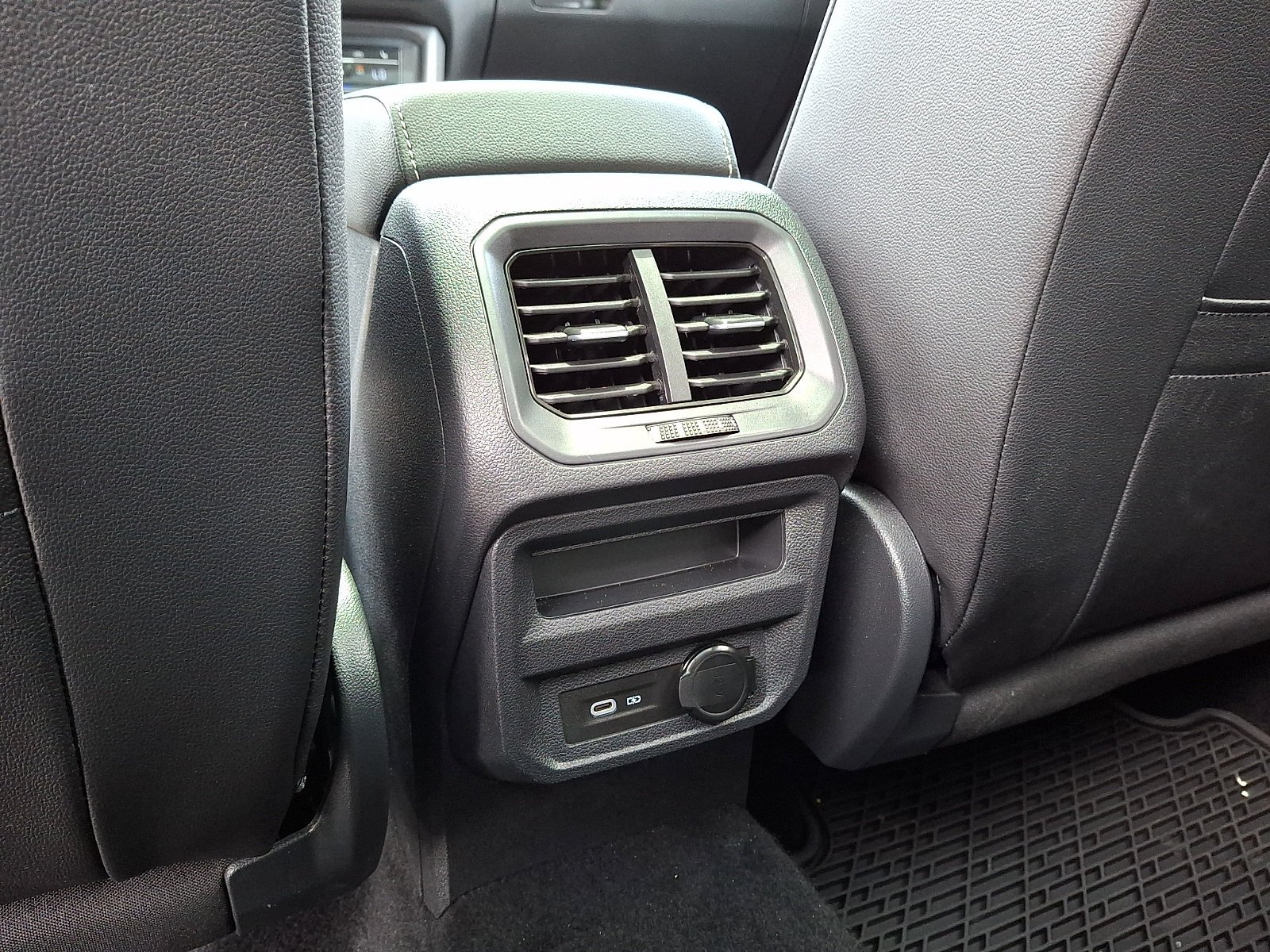 Used 2022 Volkswagen Tiguan SE AWD/4WD image 12