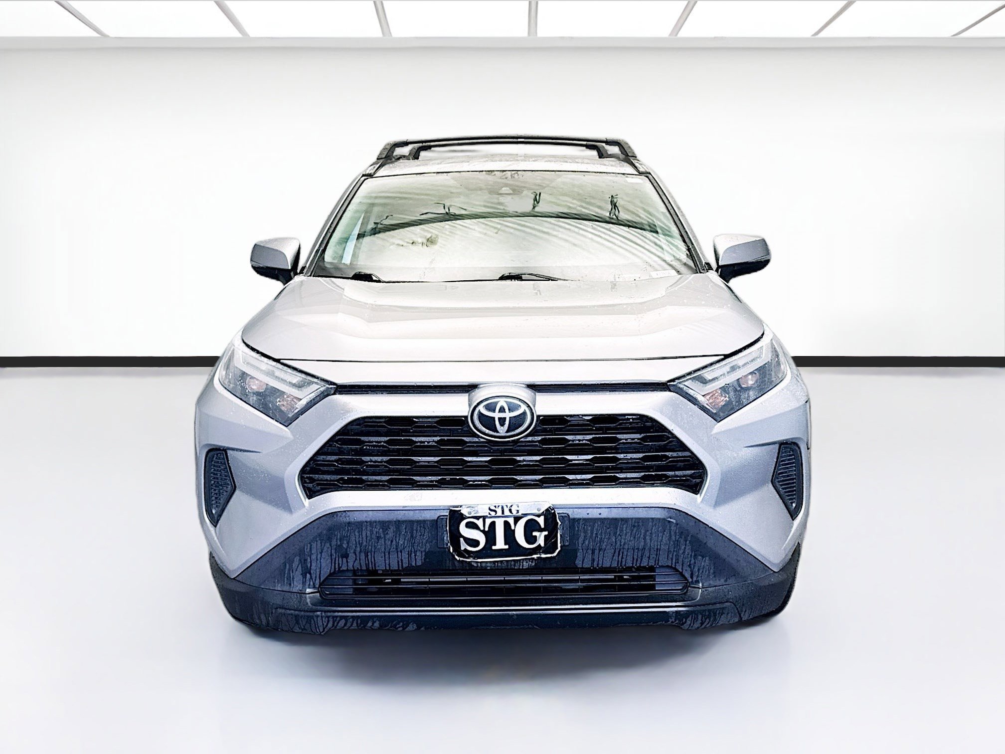Used 2022 Toyota RAV4 XLE image 2