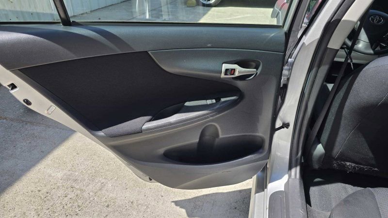 Used 2009 Toyota Corolla S FWD image 30