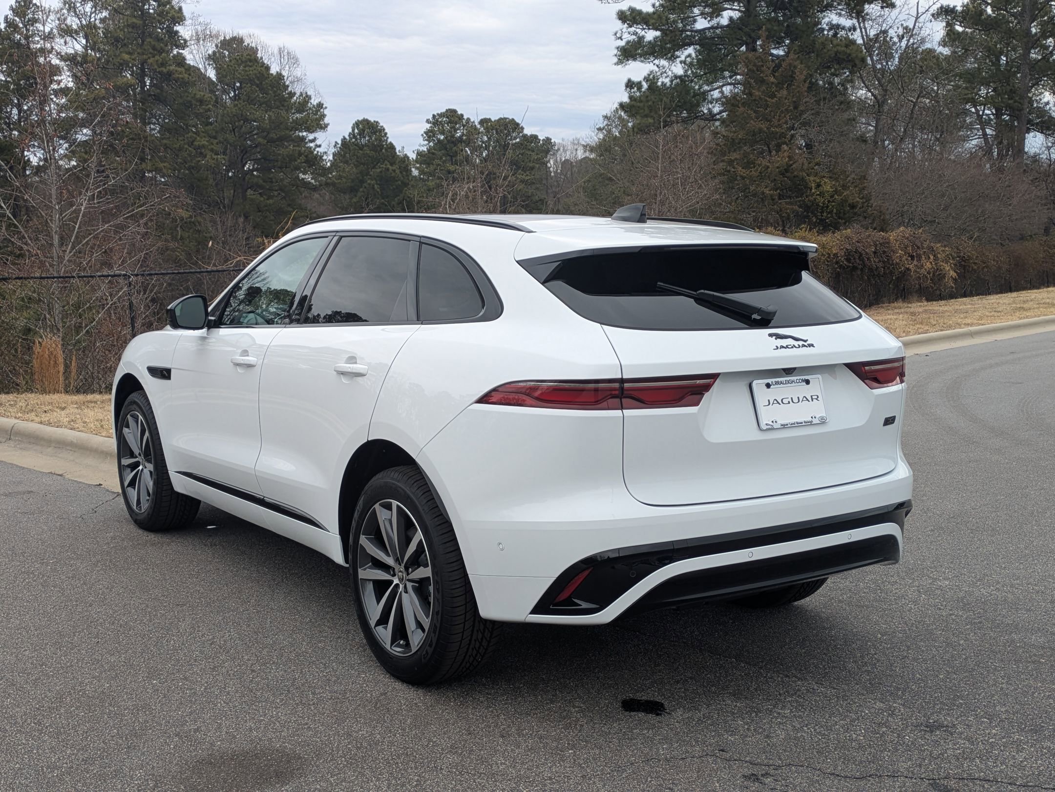 New 2026 Jaguar F-PACE R-Dynamic S image 7