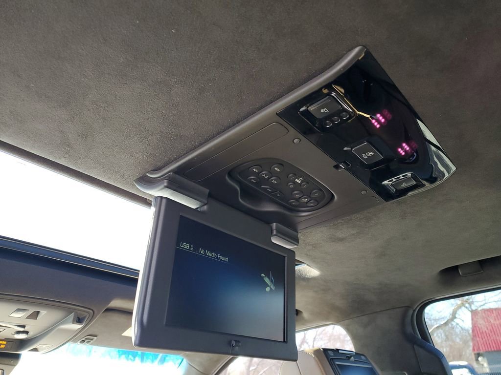 Used 2018 Cadillac Escalade ESV Platinum image 30