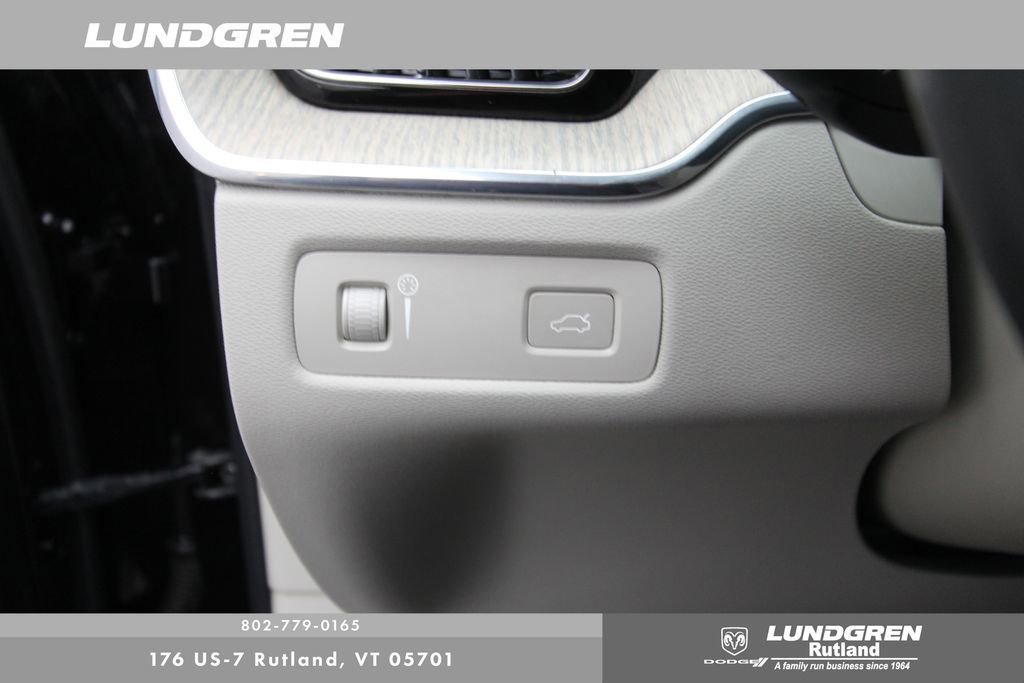 Used 2022 Volvo XC60 B6 Inscription w/ Advanced Package image 15