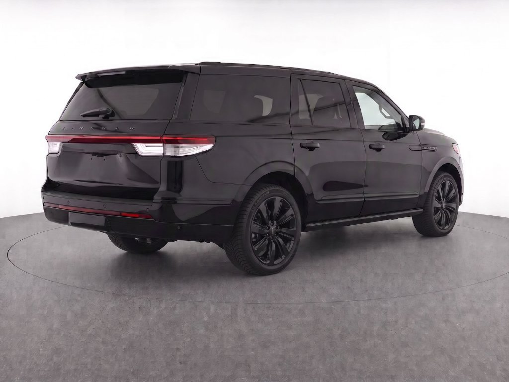 Used 2023 Lincoln Navigator Reserve AWD/4WD image 8