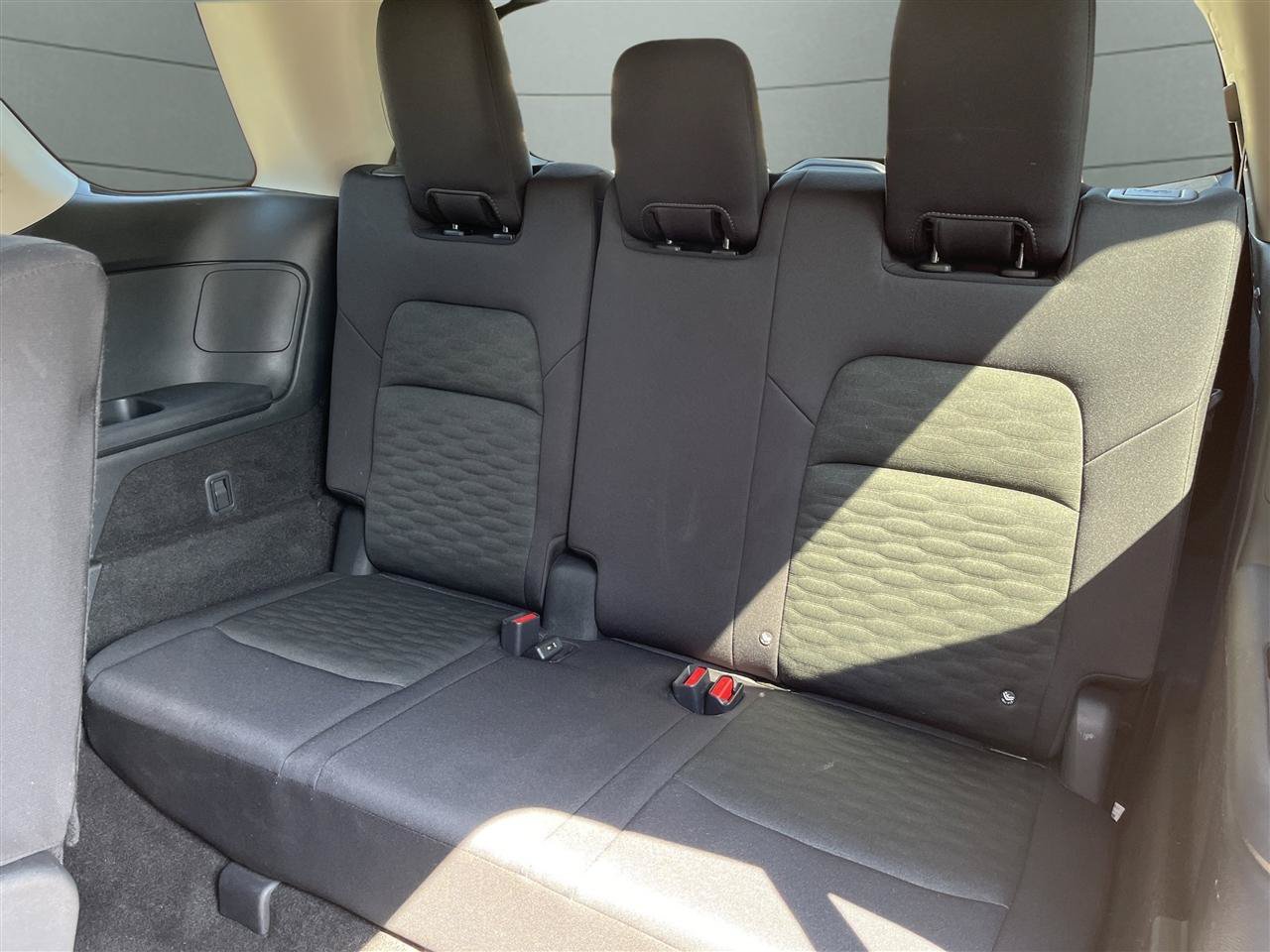 Used 2024 Nissan Pathfinder SV FWD image 18