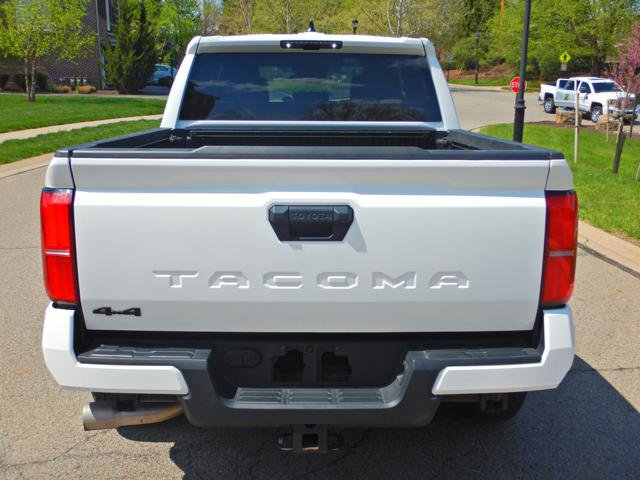 Used 2024 Toyota Tacoma TRD Off-Road AWD/4WD image 10