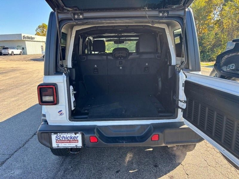 Used 2019 Jeep Wrangler Unlimited Sahara AWD/4WD image 4