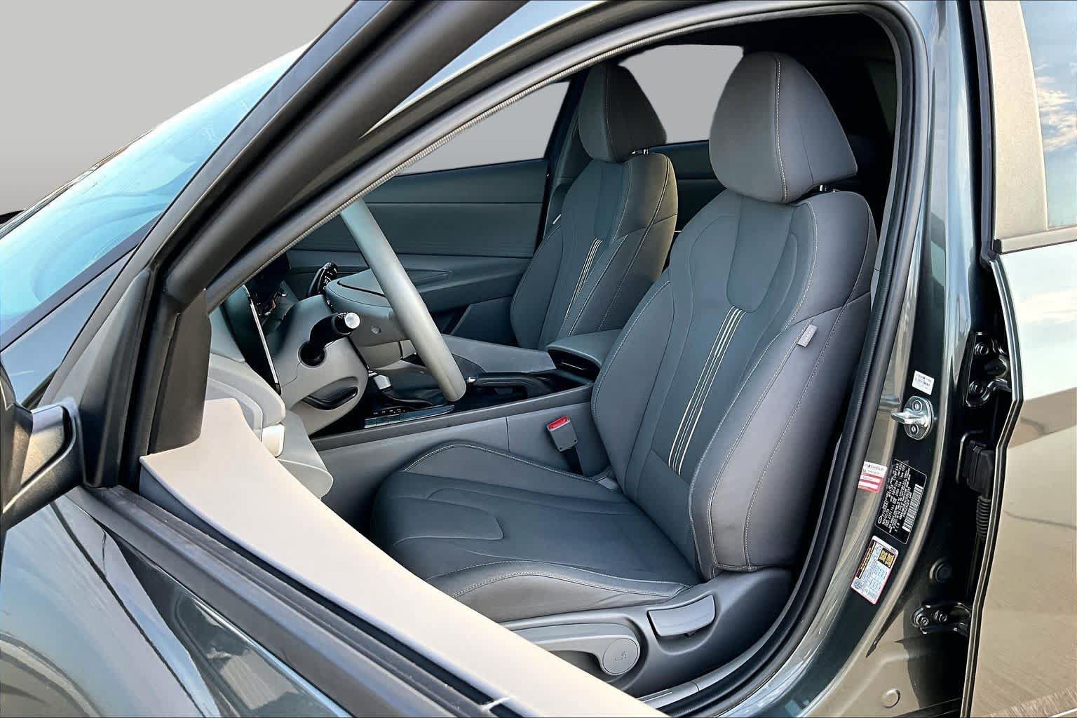 Used 2024 Hyundai Elantra SEL FWD image 8