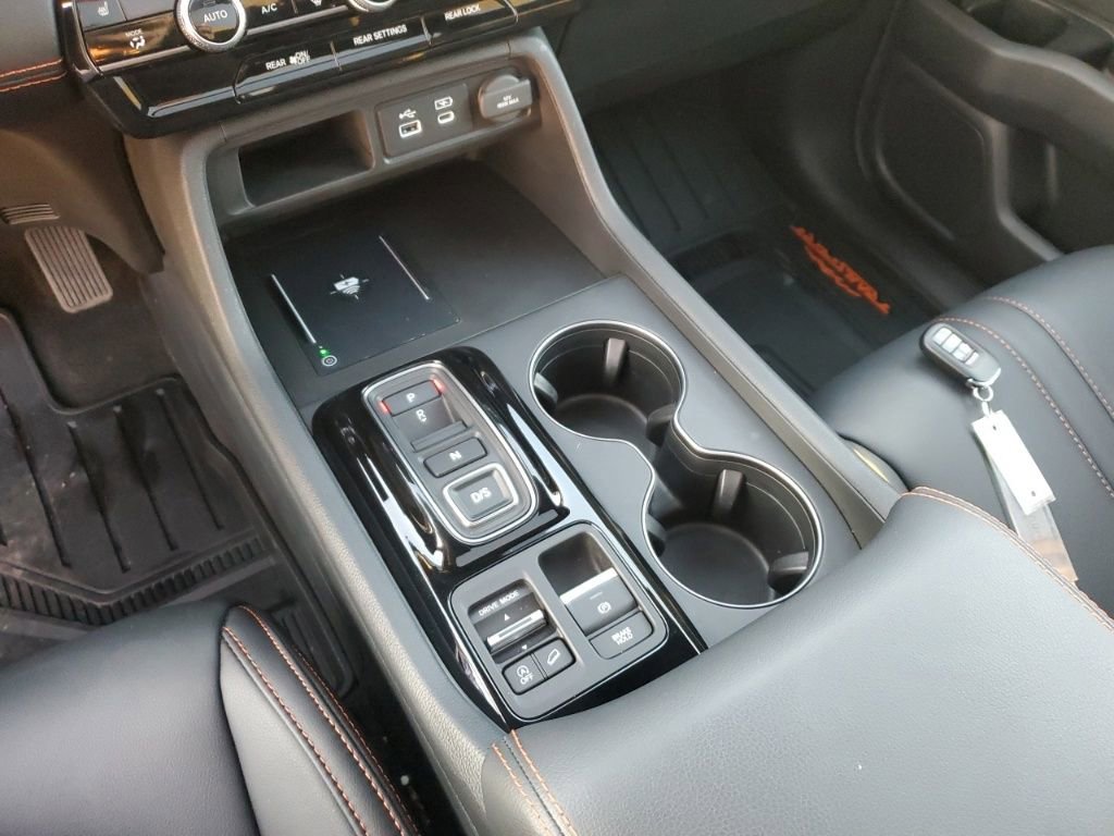 Certified 2025 Honda Pilot TrailSport image 26