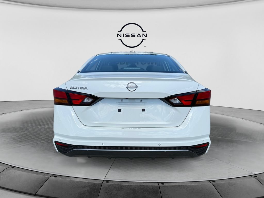 New 2026 Nissan Altima 2.5 SV FWD image 4