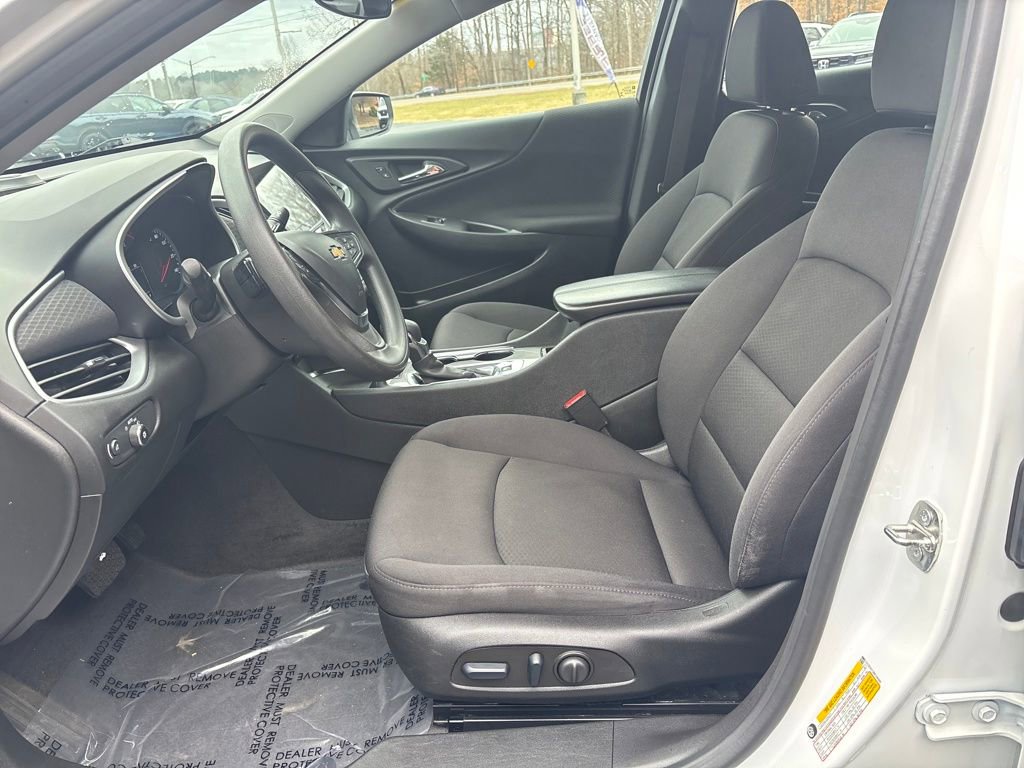 Used 2024 Chevrolet Malibu LT image 25