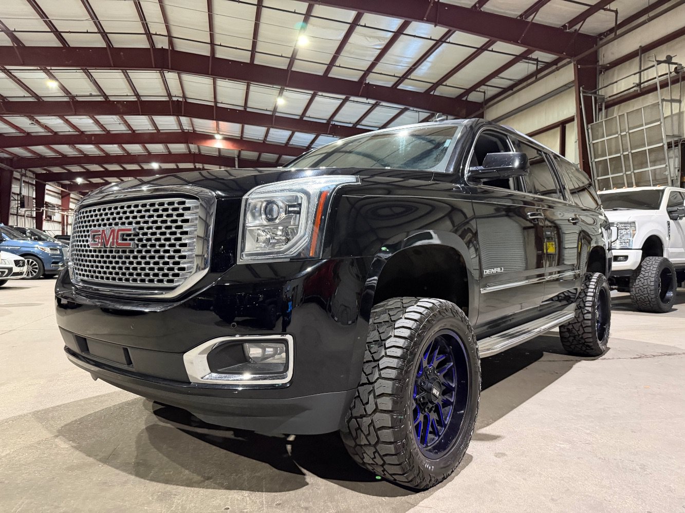 Used 2015 GMC Yukon XL Denali w/ Touring Package RWD image 9