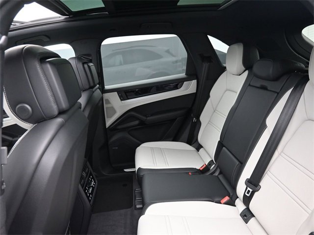 New 2025 Porsche Cayenne E-Hybrid image 17