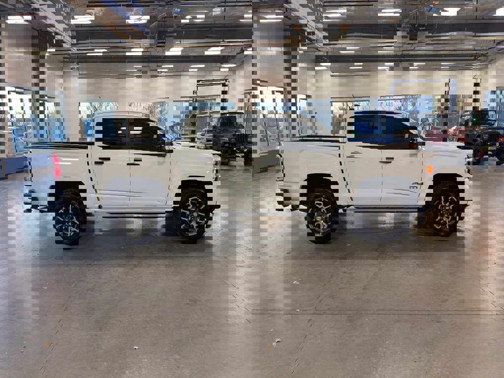 Used 2021 GMC Canyon AT4 image 6