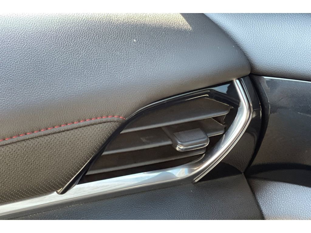 Used 2022 Chevrolet Traverse RS image 30