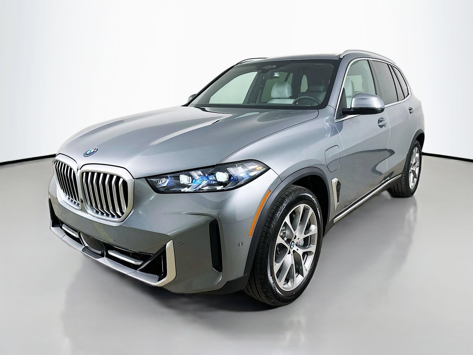 New 2026 BMW X5 xDrive50e w/ Executive Package