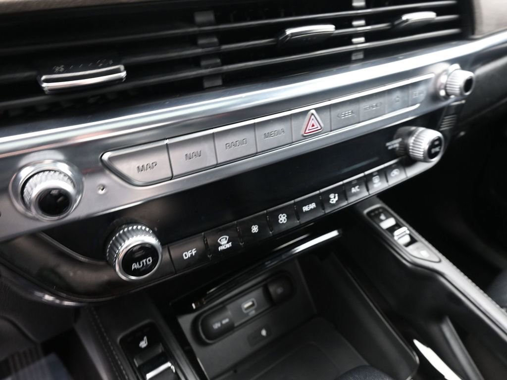 Used 2022 Kia Telluride EX w/ EX Premium Package FWD image 17