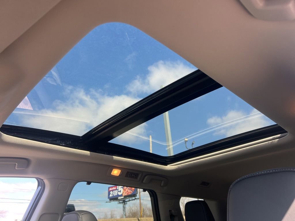 Used 2025 Nissan Pathfinder SL w/ SL Premium Package image 34