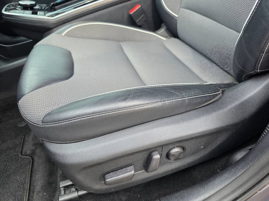 Used 2020 Kia Niro EX FWD image 12