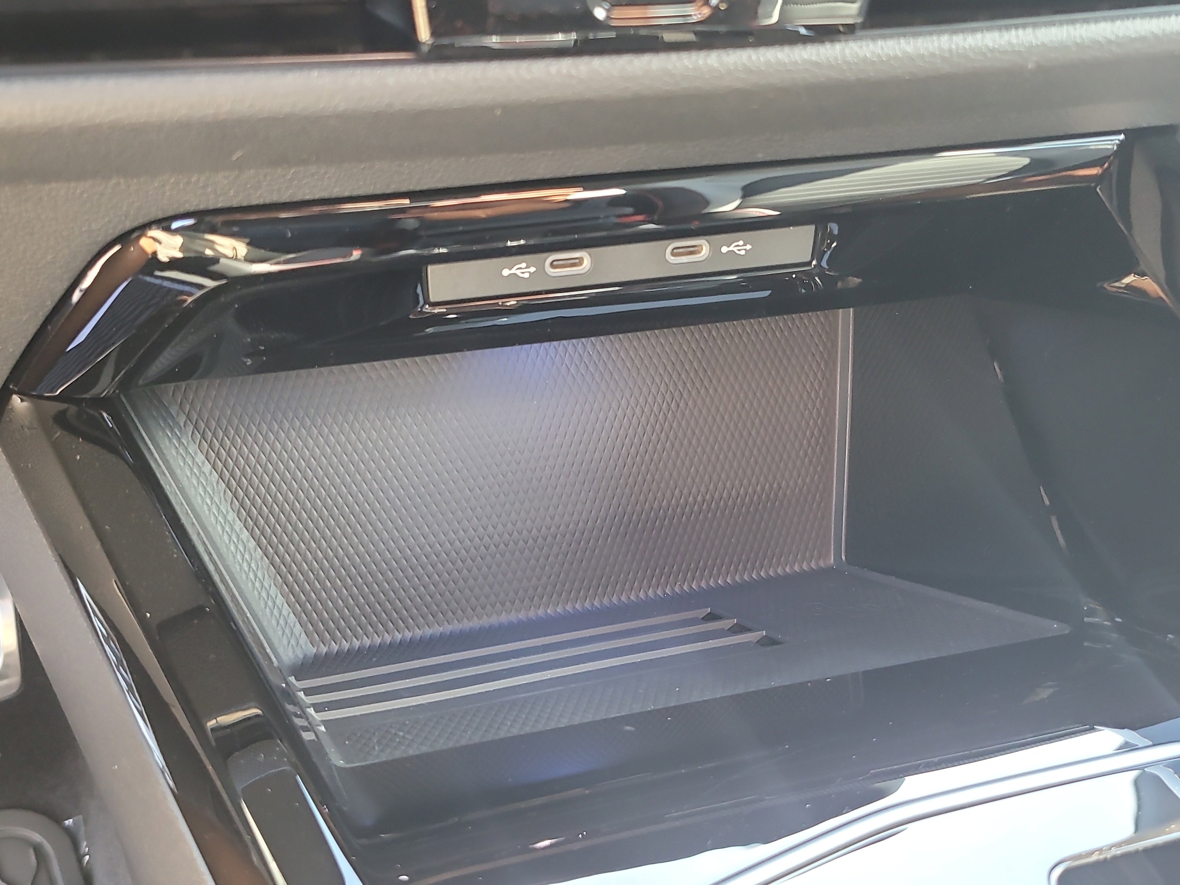 New 2025 Volkswagen GTI SE image 25