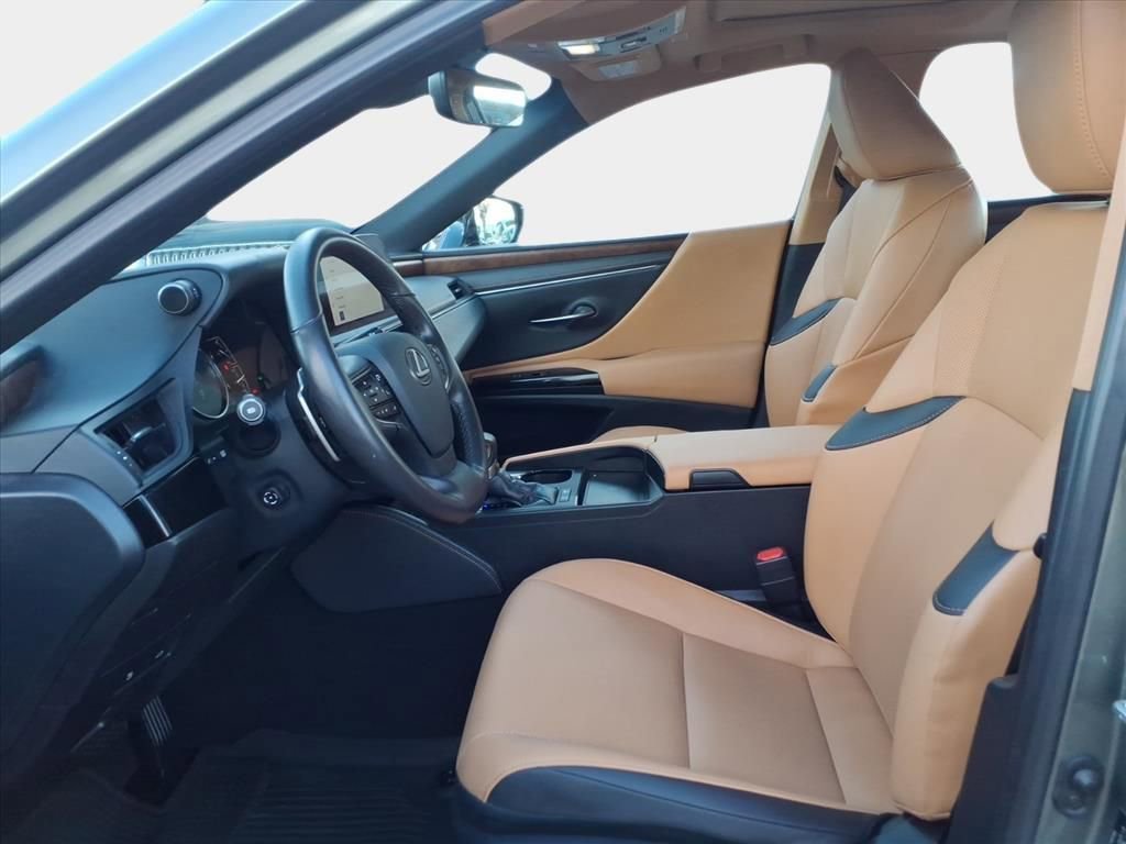 Used 2024 Lexus ES 300h w/ Premium Package image 8