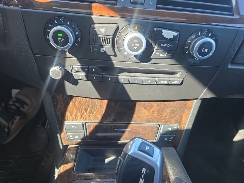 Used 2010 BMW 535i xDrive Sedan image 25