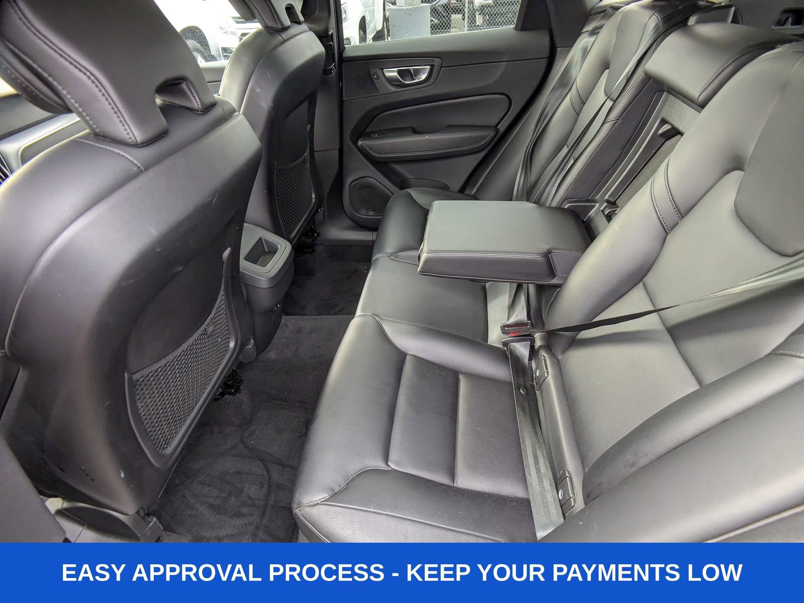 Used 2023 Volvo XC60 B5 Core image 17