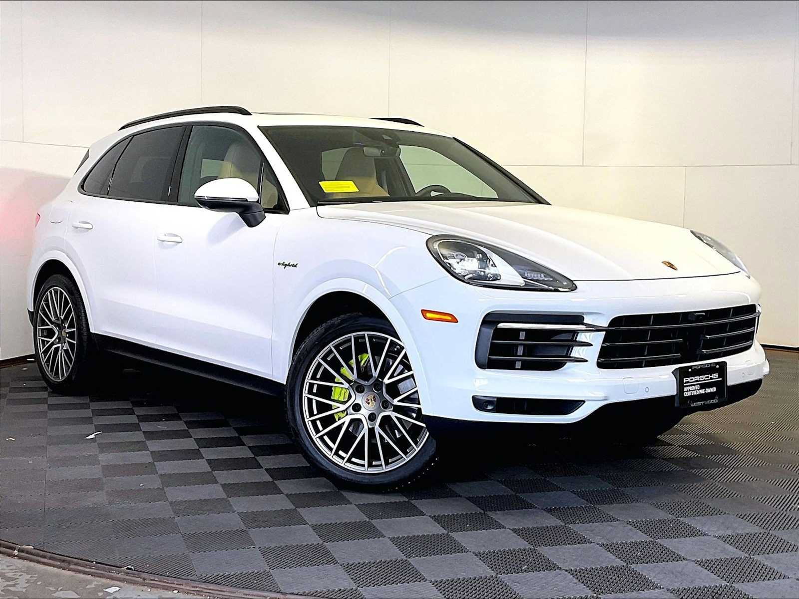 Certified 2023 Porsche Cayenne Platinum Edition AWD/4WD image 9