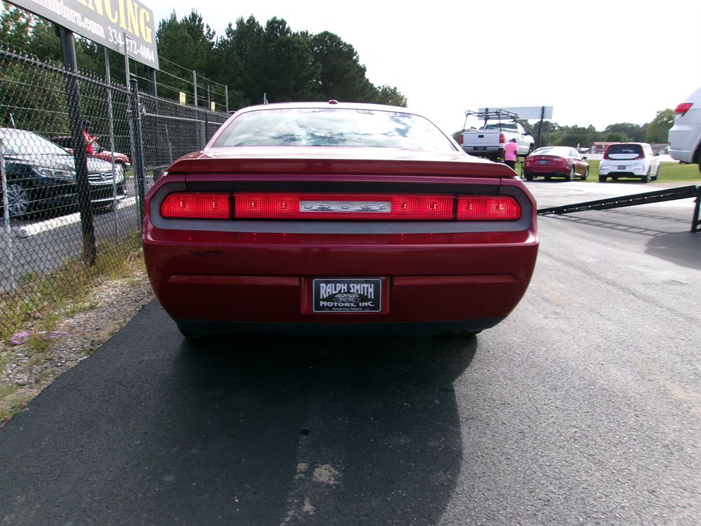Used 2010 Dodge Challenger SE image 9