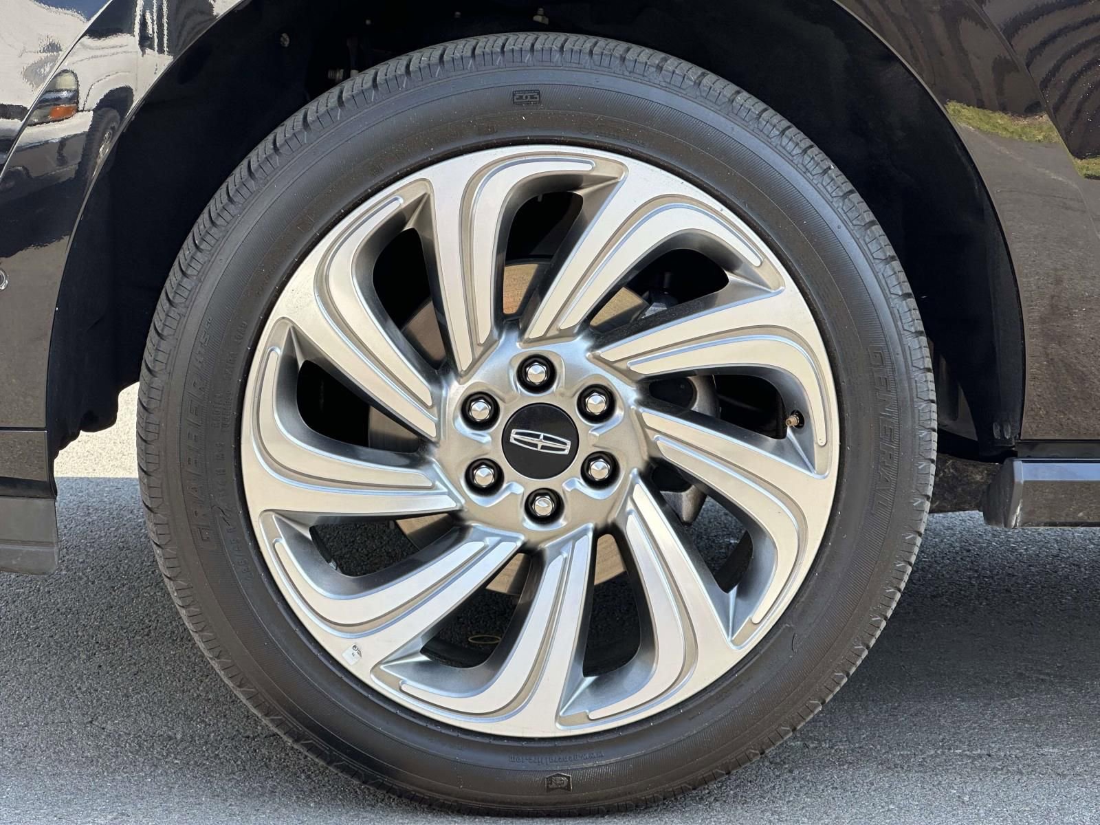 Used 2024 Lincoln Navigator Reserve AWD/4WD image 7