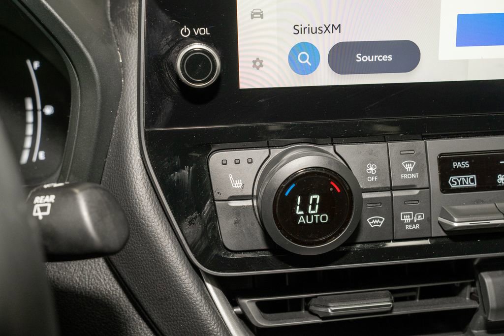 Certified 2025 Toyota Grand Highlander FWD image 17