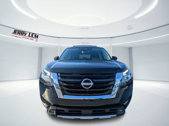 Used 2023 Nissan Pathfinder SL w/ Lighting Package (N92) image 6