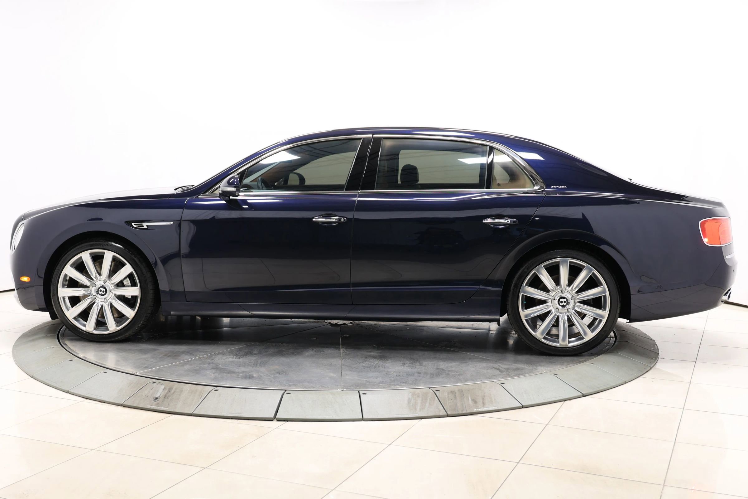 Used 2014 Bentley Flying Spur W12 image 8