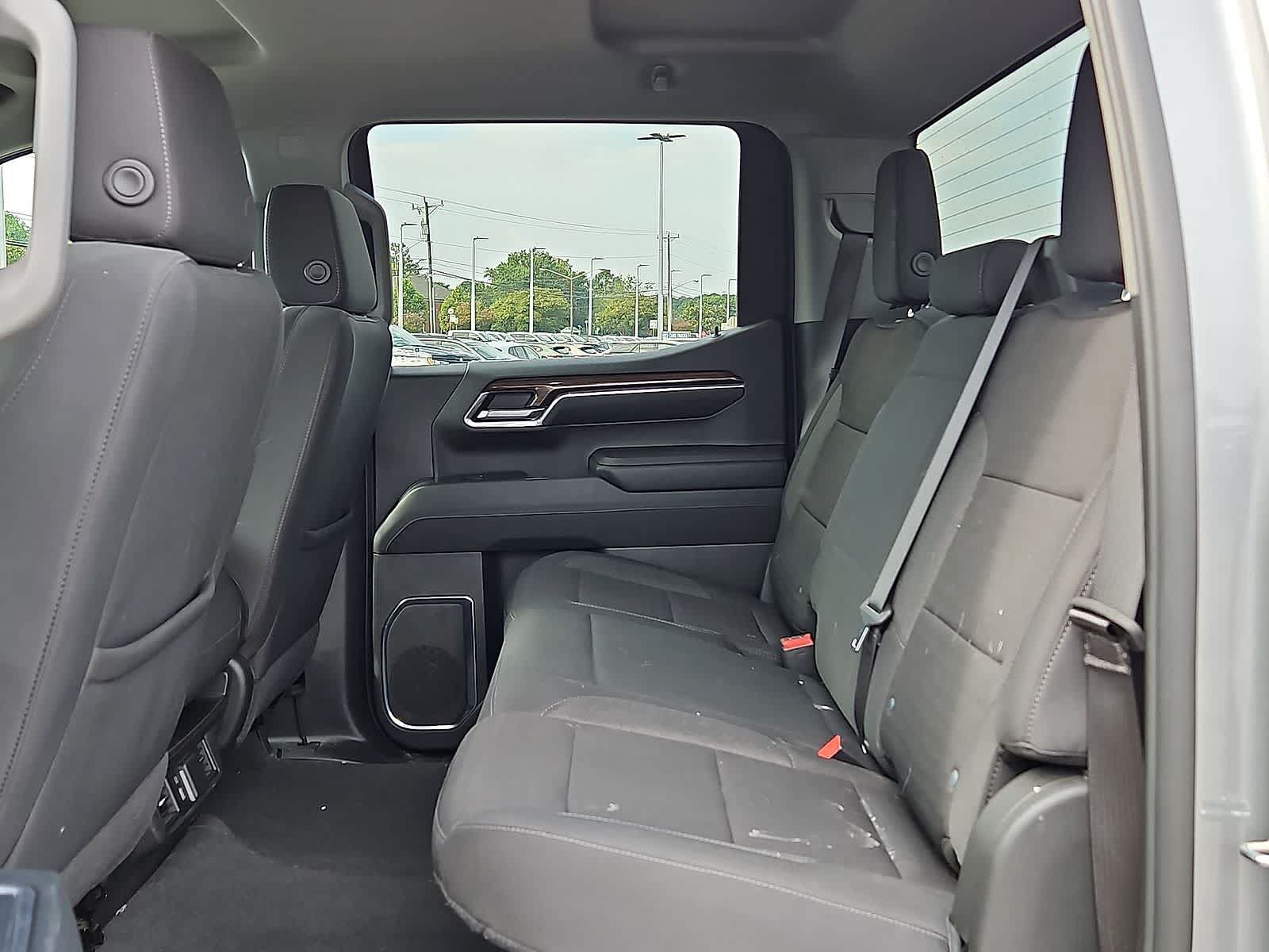 Used 2024 Chevrolet Silverado 1500 LT AWD/4WD image 29
