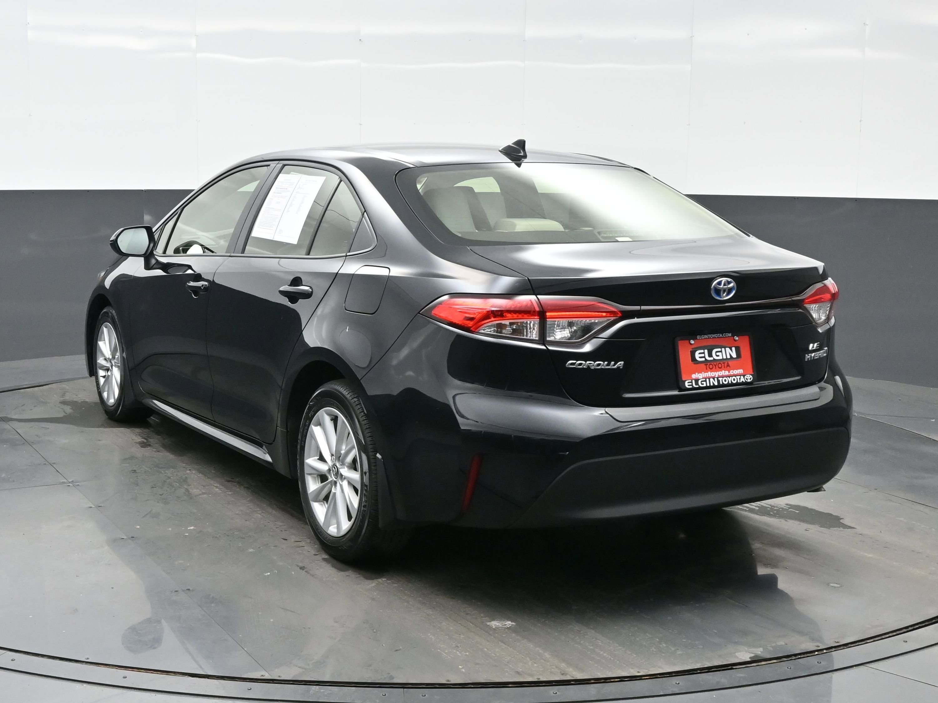 Used 2024 Toyota Corolla LE image 4