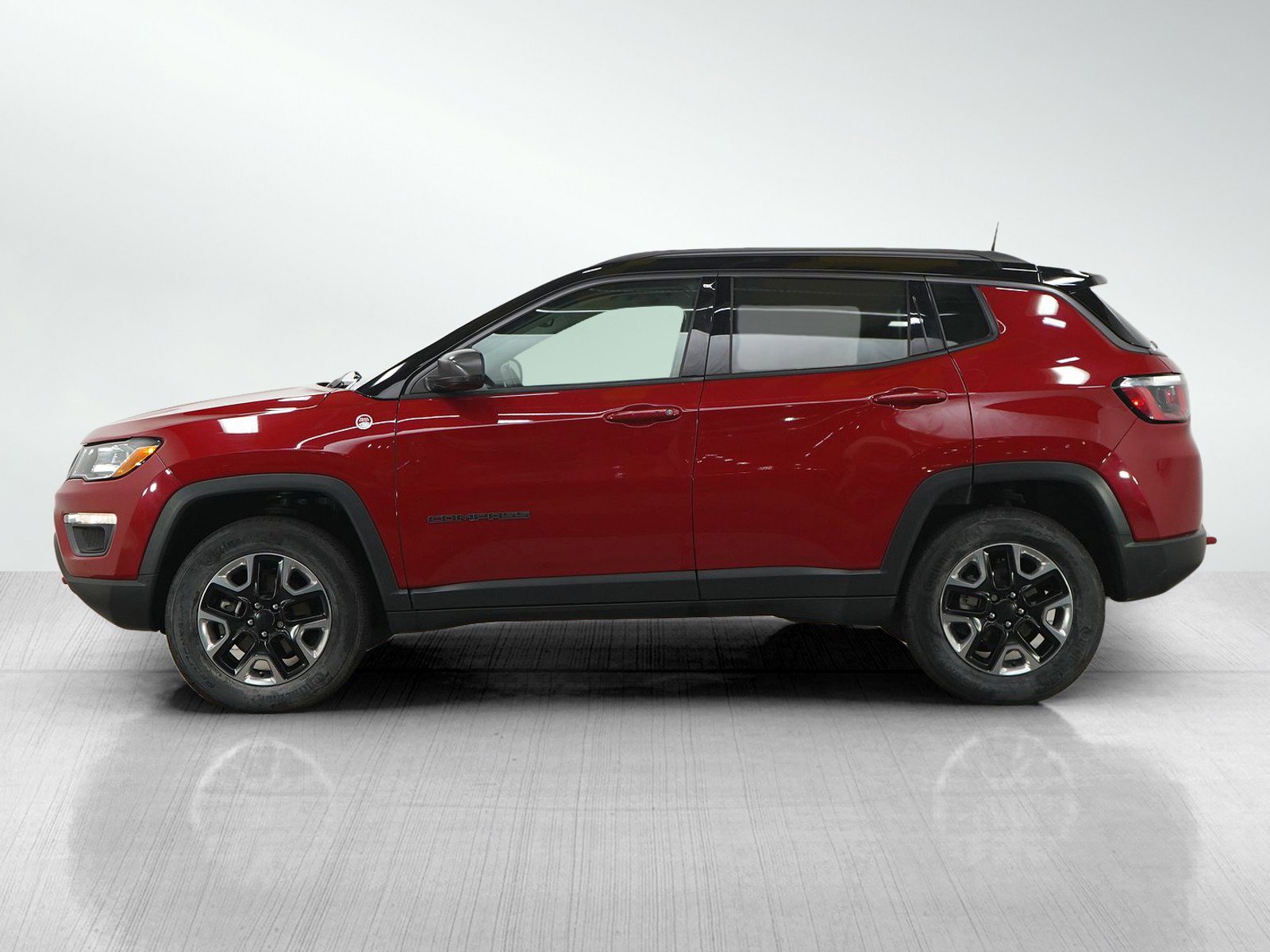 Used 2017 Jeep Compass Trailhawk w/ Popular Equipment Group AWD/4WD image 2